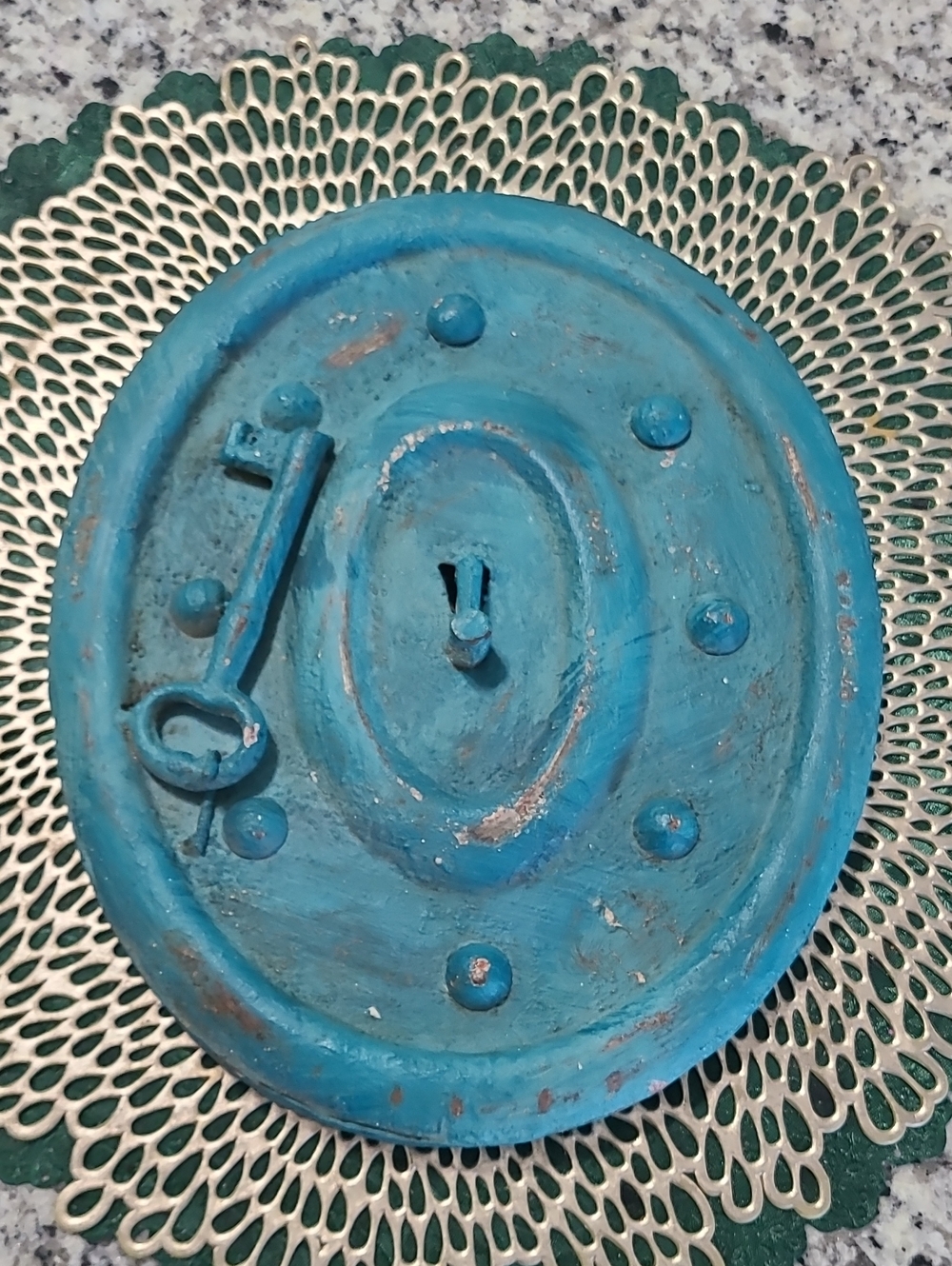 Decorative Blue Vintage-Style Round Key Plate